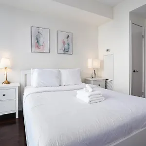 2 Bedrooms Downtown With Parking Apartment Toronto